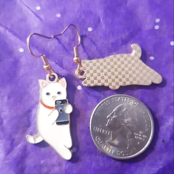 Kitty Cat Earrings - Picture 4 of 5